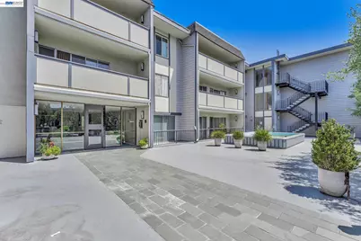 567 Oakland Ave #104, Oakland, CA 94606 - Photo 5