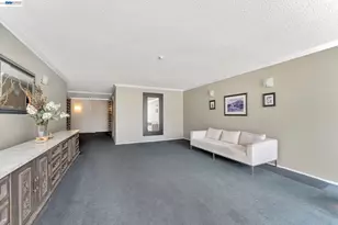 567 Oakland Ave, Oakland, CA 94606 - Photo 11