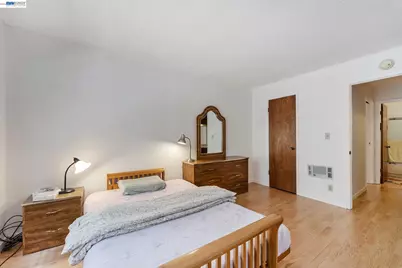 567 Oakland Ave #104, Oakland, CA 94606 - Photo 29