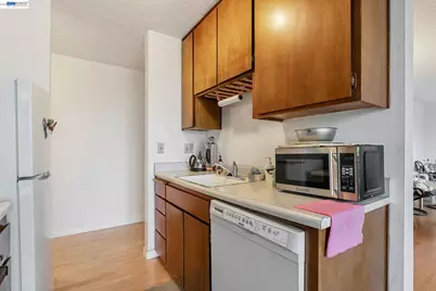 567 Oakland Ave #104, Oakland, CA 94606 - Photo 23