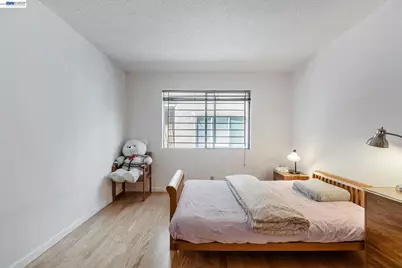 567 Oakland Ave #104, Oakland, CA 94606 - Photo 31