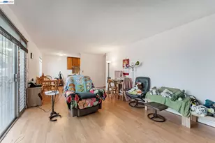 567 Oakland Ave, Oakland, CA 94606 - Photo 17