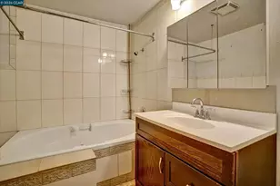 226 Tunis Rd, Oakland, CA 94603 - Photo 19