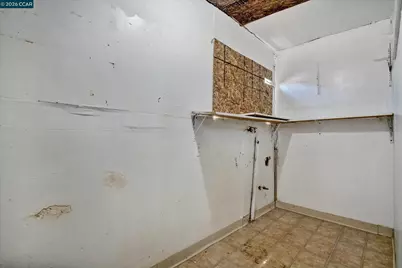 226 Tunis Rd, Oakland, CA 94603 - Photo 13