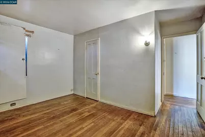 226 Tunis Rd, Oakland, CA 94603 - Photo 23