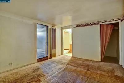 226 Tunis Rd, Oakland, CA 94603 - Photo 15