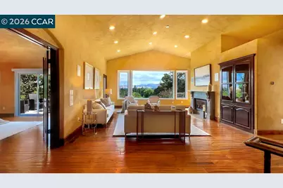 800 Hamilton Dr, Pleasant Hill, CA 94523 - Photo 3