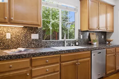 749 Ellerbrook St, Mountain House, CA 95391 - Photo 17