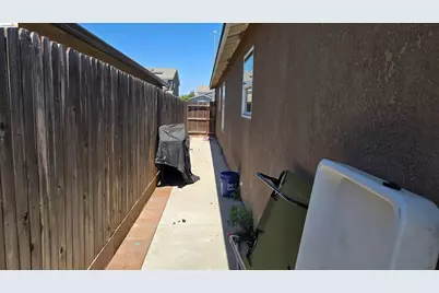 284 Zion Canyon Ct, Merced, CA 95341 - Photo 19