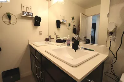 284 Zion Canyon Ct, Merced, CA 95341 - Photo 17