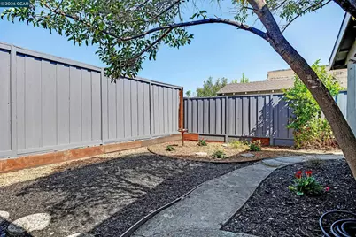 107 De Normandie Way, Martinez, CA 94553 - Photo 23