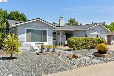 7747 Desertwood Ln, Pleasanton, CA 94588 - Photo 3