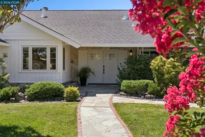 92 Sullivan Dr, Moraga, CA 94556 - Photo 3