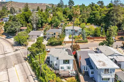7301 Hillmont Dr, Oakland, CA 94605 - Photo 65
