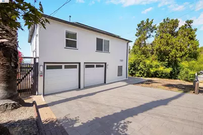 7301 Hillmont Dr, Oakland, CA 94605 - Photo 9