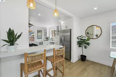7301 Hillmont Dr, Oakland, CA 94605 - Photo 33
