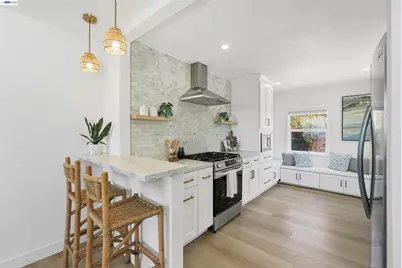 7301 Hillmont Dr, Oakland, CA 94605 - Photo 29