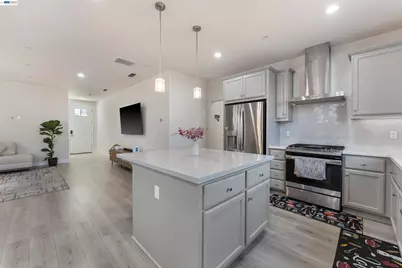 1631 Wonderland Way, Hayward, CA 94545 - Photo 9
