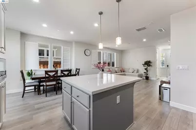 1631 Wonderland Way, Hayward, CA 94545 - Photo 11