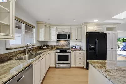 6877 Rayland Ct, Pleasanton, CA 94588 - Photo 7