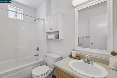 2452 Casa Ct, Oakland, CA 94605 - Photo 15