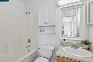2452 Casa Ct, Oakland, CA 94605 - Photo 27