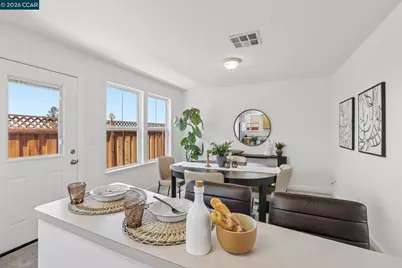 2452 Casa Ct, Oakland, CA 94605 - Photo 13