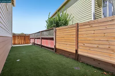 2452 Casa Ct, Oakland, CA 94605 - Photo 29
