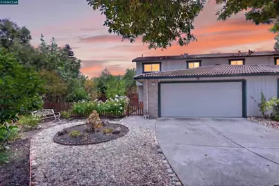 584 Mission Pl, Danville, CA 94526 - Photo 1