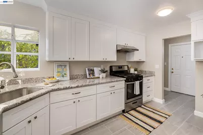 3085 Bantry Ave, Oakland, CA 94605 - Photo 13