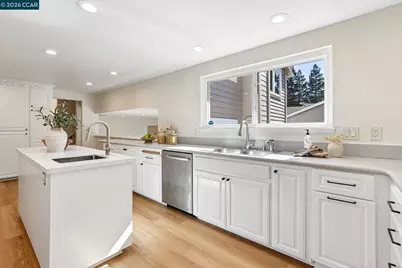 1080 Melissa Ct, Walnut Creek, CA 94598 - Photo 17