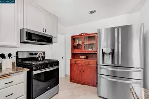2072 Chalomar Rd, Concord, CA 94518 - Photo 11