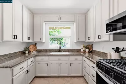 2072 Chalomar Rd, Concord, CA 94518 - Photo 9
