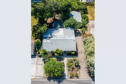 2072 Chalomar Rd, Concord, CA 94518 - Photo 1