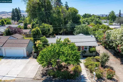 2072 Chalomar Rd, Concord, CA 94518 - Photo 39