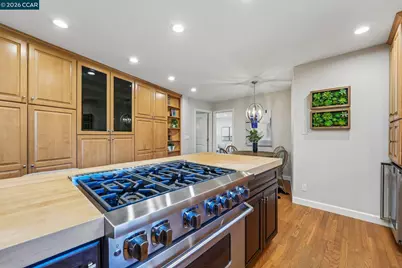 102 Brookfield Dr, Moraga, CA 94556 - Photo 7