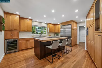102 Brookfield Dr, Moraga, CA 94556 - Photo 9