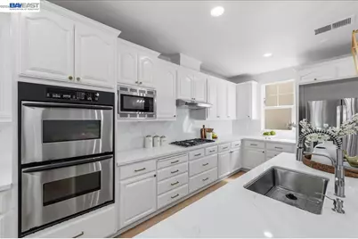 5099 Round Hill Dr, Dublin, CA 94568 - Photo 15