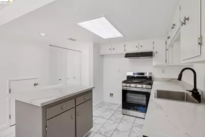 1021 Santa Ines Ct, Oakland, CA 94601 - Photo 13