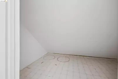 1021 Santa Ines Ct, Oakland, CA 94601 - Photo 29