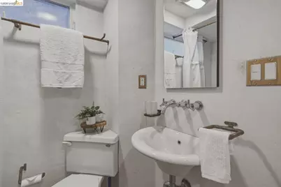 1242 Burnett St, Berkeley, CA 94702 - Photo 33