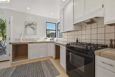 1242 Burnett St, Berkeley, CA 94702 - Photo 11