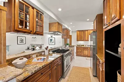 5161 Hilltop Dr, El Sobrante, CA 94803 - Photo 17