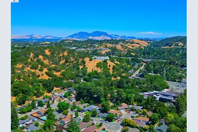 1215 Warren St, Martinez, CA 94553 - Photo 25