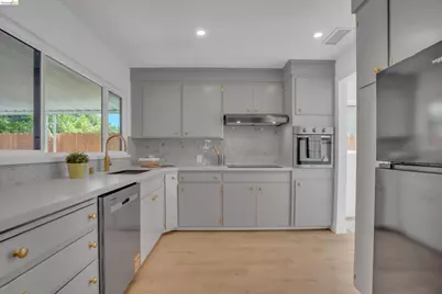 102 Dalma Drive, Mountain View, CA 94041 - Photo 25