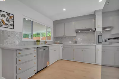 102 Dalma Drive, Mountain View, CA 94041 - Photo 23