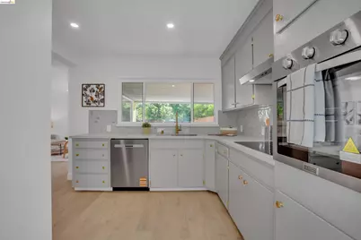 102 Dalma Drive, Mountain View, CA 94041 - Photo 27