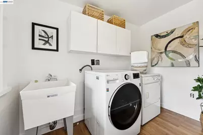 10907 Julius St, Oakland, CA 94605 - Photo 27