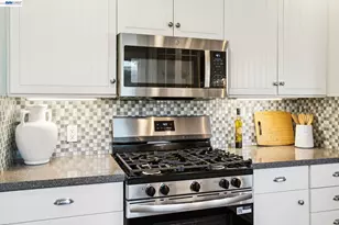 10907 Julius St, Oakland, CA 94605 - Photo 13