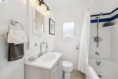 10907 Julius St, Oakland, CA 94605 - Photo 25